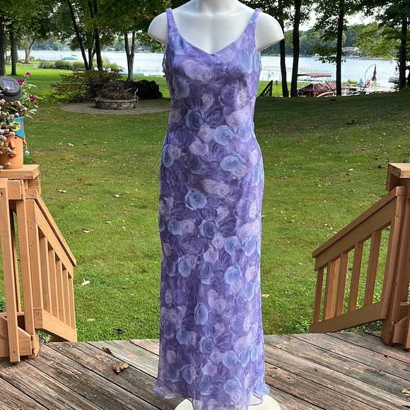 Zum Zum by Niki Livas floral gown 8 - Picture 2 of 16